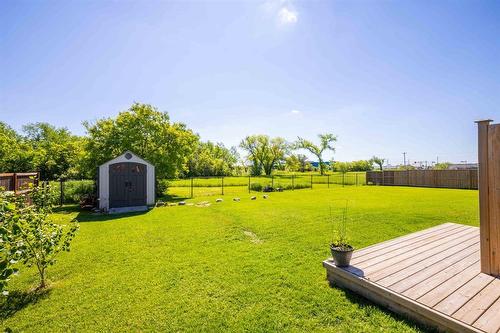 65 Dodds Road, Headingley, MB - Outdoor With Backyard