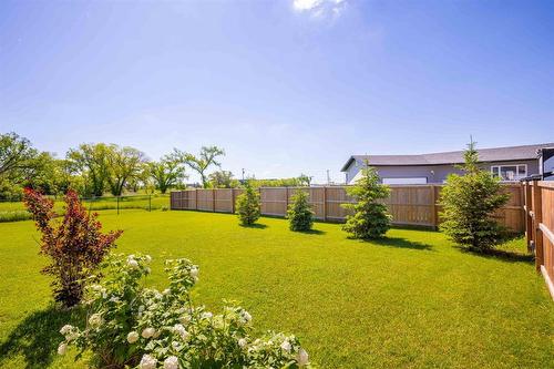 65 Dodds Road, Headingley, MB - Outdoor