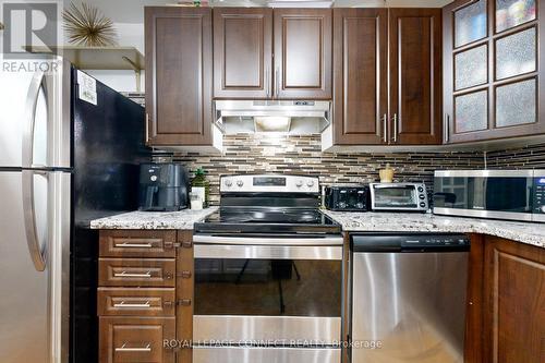 166 Harmony Road S, Oshawa, ON - Indoor Photo Showing Kitchen