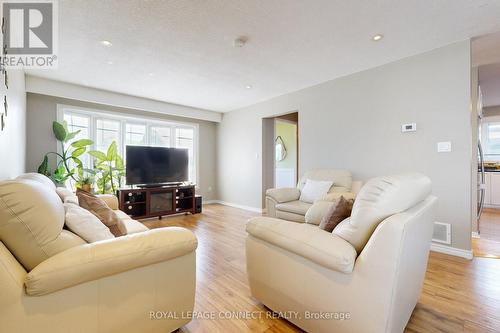 166 Harmony Road S, Oshawa, ON - Indoor Photo Showing Living Room