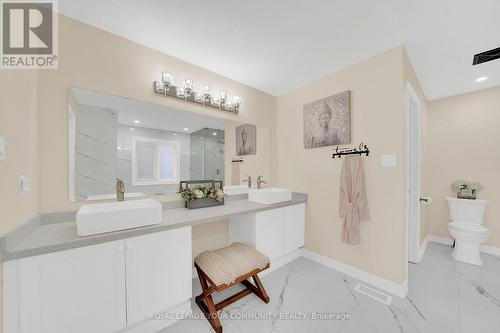 715 Highland Blade Road, Newmarket, ON - Indoor Photo Showing Bathroom