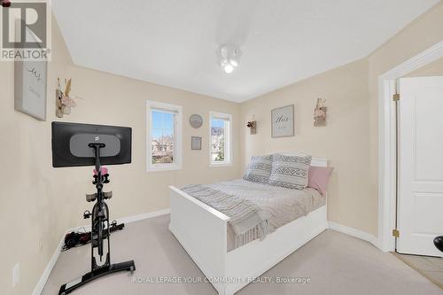 715 Highland Blade Road, Newmarket, ON - Indoor Photo Showing Bedroom