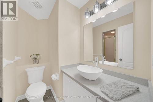 715 Highland Blade Road, Newmarket, ON - Indoor Photo Showing Bathroom