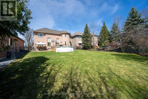 715 Highland Blade Road, Newmarket, ON - Outdoor With Backyard