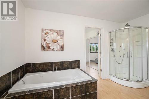 1786 Clarendon Road, Central Frontenac (Frontenac Centre), ON - Indoor Photo Showing Bathroom