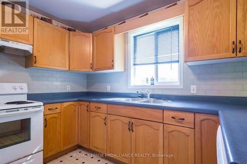 887 Zion Road, Quinte West, ON - Indoor Photo Showing Kitchen With Double Sink
