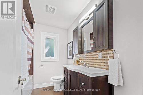 23 Penetang Crescent, Toronto, ON - Indoor Photo Showing Bathroom