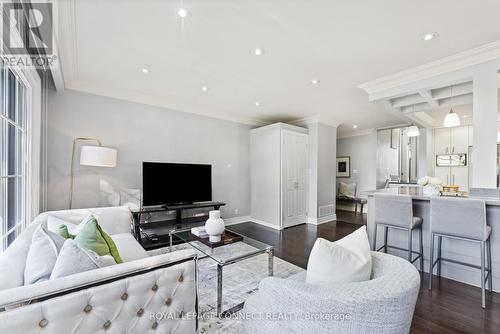 23 Penetang Crescent, Toronto, ON - Indoor Photo Showing Living Room