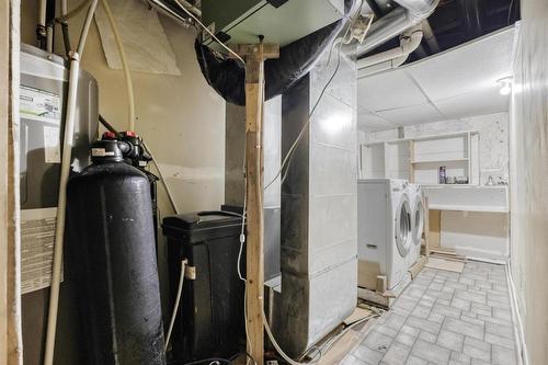 630 Boyd Avenue, Winnipeg, MB - Indoor Photo Showing Laundry Room