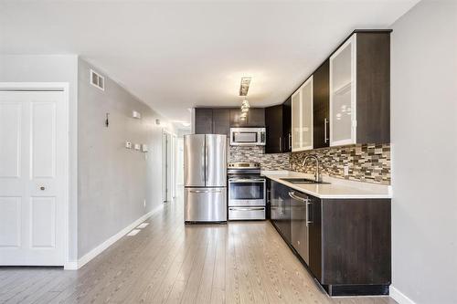 630 Boyd Avenue, Winnipeg, MB - Indoor Photo Showing Kitchen With Stainless Steel Kitchen
