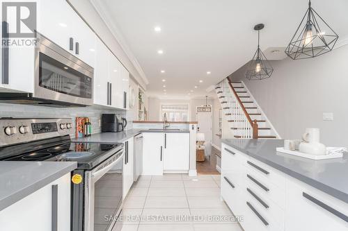 12 Old Primrose Lane, Toronto, ON - Indoor Photo Showing Kitchen