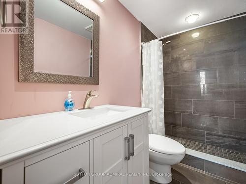 1210 - 2 Clairtrell Road, Toronto, ON - Indoor Photo Showing Bathroom