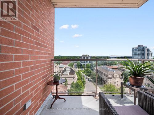 1210 - 2 Clairtrell Road, Toronto, ON - Outdoor