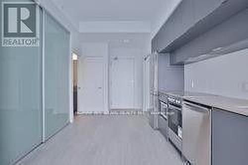 3609 - 181 Dundas Street E, Toronto, ON - Indoor Photo Showing Kitchen