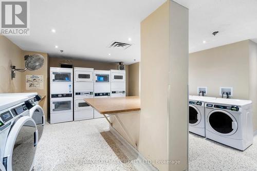 2501 - 40 Homewood Avenue, Toronto, ON - Indoor Photo Showing Laundry Room