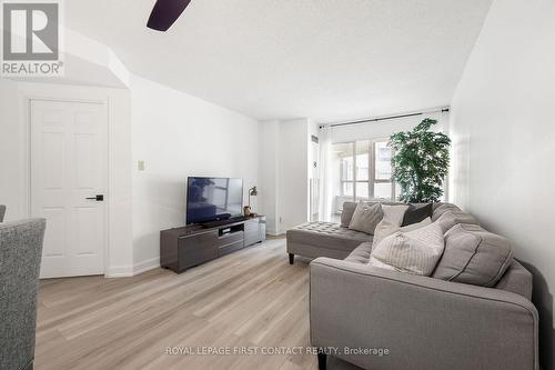 1619 - 711 Bay Street, Toronto, ON - Indoor Photo Showing Living Room