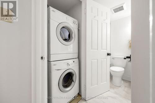 1619 - 711 Bay Street, Toronto, ON - Indoor Photo Showing Laundry Room