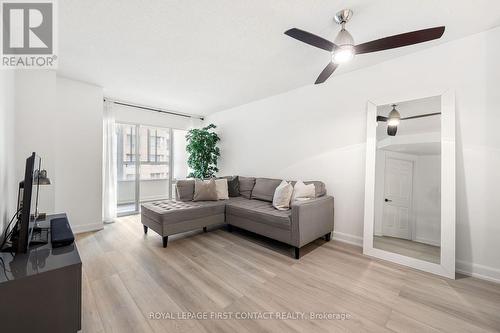 1619 - 711 Bay Street, Toronto, ON - Indoor Photo Showing Living Room