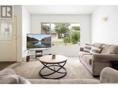 1001 30 Avenue Unit# 54, Vernon, BC - Indoor Photo Showing Living Room