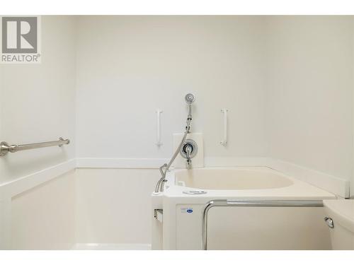 1001 30 Avenue Unit# 54, Vernon, BC - Indoor Photo Showing Laundry Room