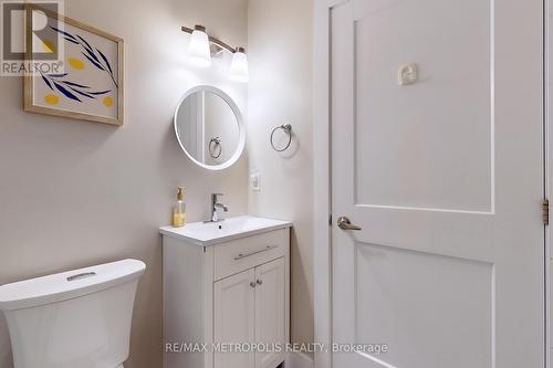 119 Deanscroft Square, Toronto, ON - Indoor Photo Showing Bathroom