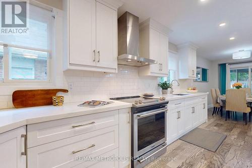 119 Deanscroft Square, Toronto, ON - Indoor Photo Showing Kitchen With Upgraded Kitchen