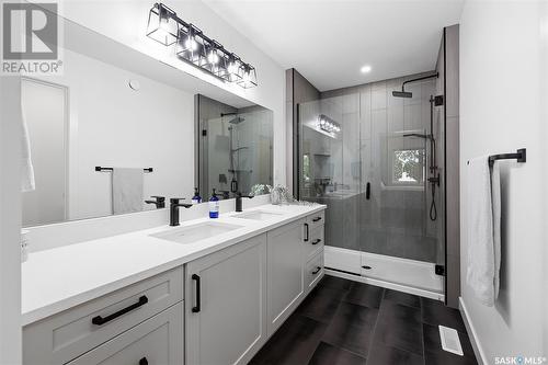 1546 10Th Avenue N, Saskatoon, SK - Indoor Photo Showing Bathroom