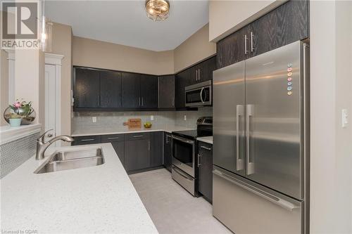 146 Downey Road Unit# 30, Guelph, ON - Indoor Photo Showing Kitchen With Stainless Steel Kitchen With Double Sink With Upgraded Kitchen