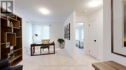 35 Christopher Court, London, ON - Indoor Photo Showing Other Room