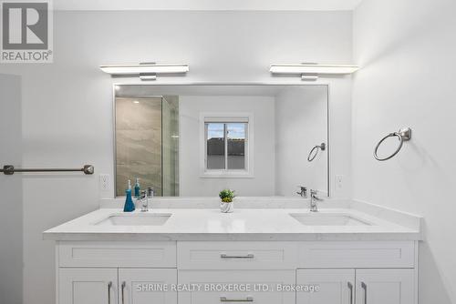 2637 Bobolink Lane, London, ON - Indoor Photo Showing Bathroom