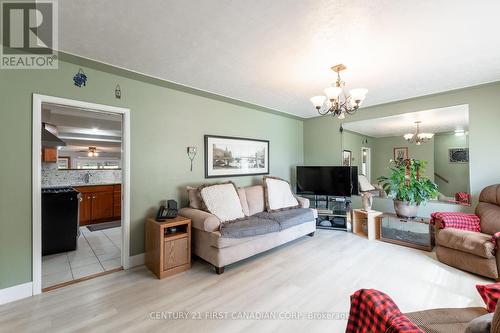 1267 Sorrel Road, London, ON - Indoor Photo Showing Living Room