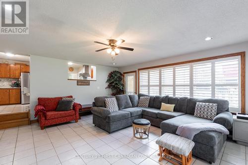 1267 Sorrel Road, London, ON - Indoor Photo Showing Living Room