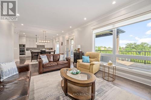 1010 Longworth Road, London, ON - Indoor Photo Showing Living Room