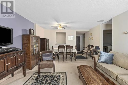 1139 Queen St E # 208, Sault Ste. Marie, ON - Indoor Photo Showing Living Room