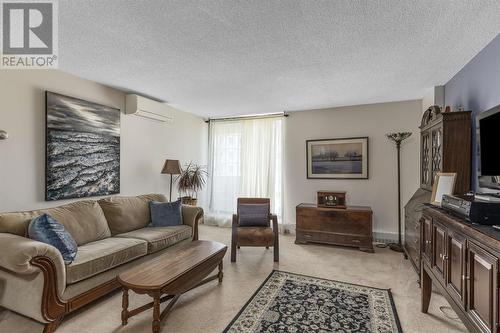 1139 Queen St E # 208, Sault Ste. Marie, ON - Indoor Photo Showing Living Room