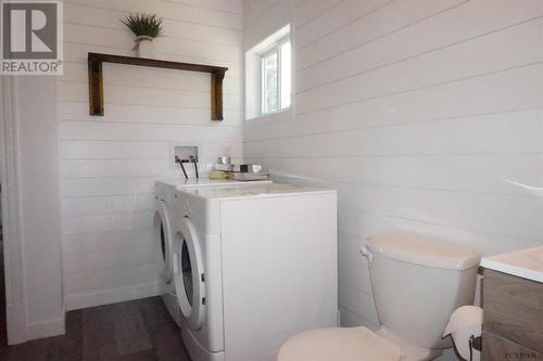 76 Nickel St, Cobalt, ON - Indoor Photo Showing Laundry Room