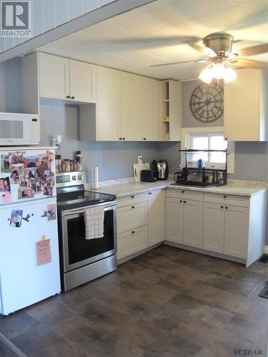 706 Government Rd W, Kirkland Lake, ON - Indoor Photo Showing Kitchen