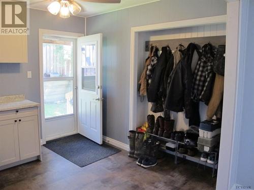 706 Government Rd W, Kirkland Lake, ON - Indoor Photo Showing Other Room