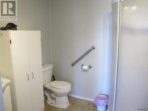 706 Government Rd W, Kirkland Lake, ON - Indoor Photo Showing Bathroom