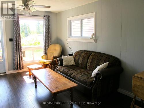 706 Government Road W, Kirkland Lake, ON - Indoor Photo Showing Living Room