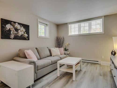 Living room - 1476  - 1478 Rue St-Malo, Mascouche, QC - Indoor Photo Showing Living Room