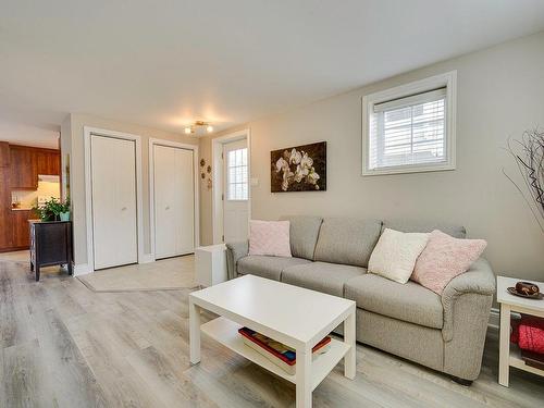 Living room - 1476  - 1478 Rue St-Malo, Mascouche, QC - Indoor Photo Showing Living Room