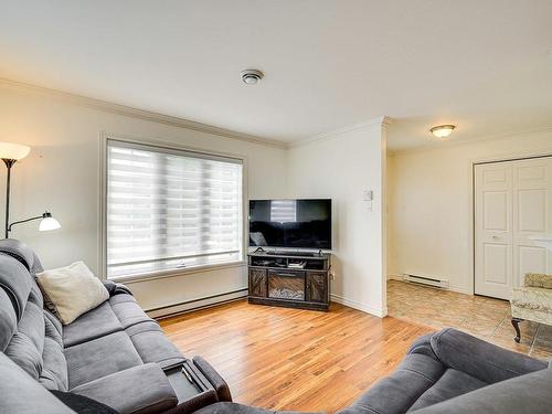 Salon - 1476  - 1478 Rue St-Malo, Mascouche, QC - Indoor Photo Showing Living Room