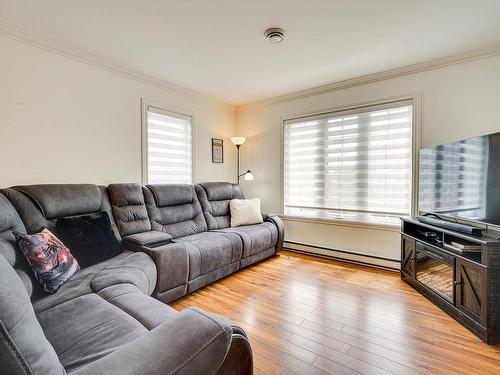 Living room - 1476  - 1478 Rue St-Malo, Mascouche, QC - Indoor Photo Showing Living Room