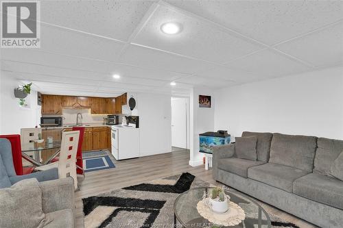 1780 Ford Boulevard, Windsor, ON - Indoor Photo Showing Living Room