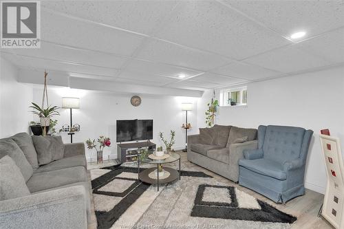 1780 Ford Boulevard, Windsor, ON - Indoor Photo Showing Living Room