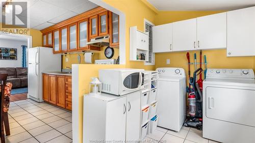 1692 Central Avenue, Windsor, ON - Indoor Photo Showing Laundry Room
