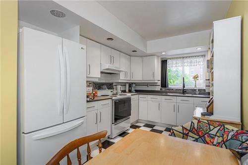 5024 Stamford Street, Niagara Falls, ON - Indoor Photo Showing Kitchen