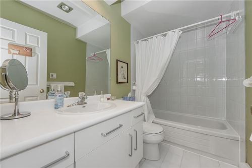 5024 Stamford Street, Niagara Falls, ON - Indoor Photo Showing Bathroom