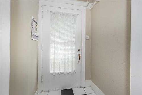 5024 Stamford Street, Niagara Falls, ON - Indoor Photo Showing Other Room